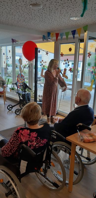 Ein besonderes Sommerabschiedsfest im Pflegeheim der Sozialstation Woltering
