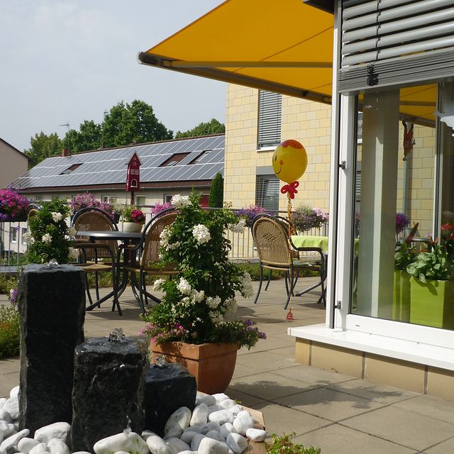 Dachterrasse im Pflegeheim stationär in Rheine Senioren unterbringen